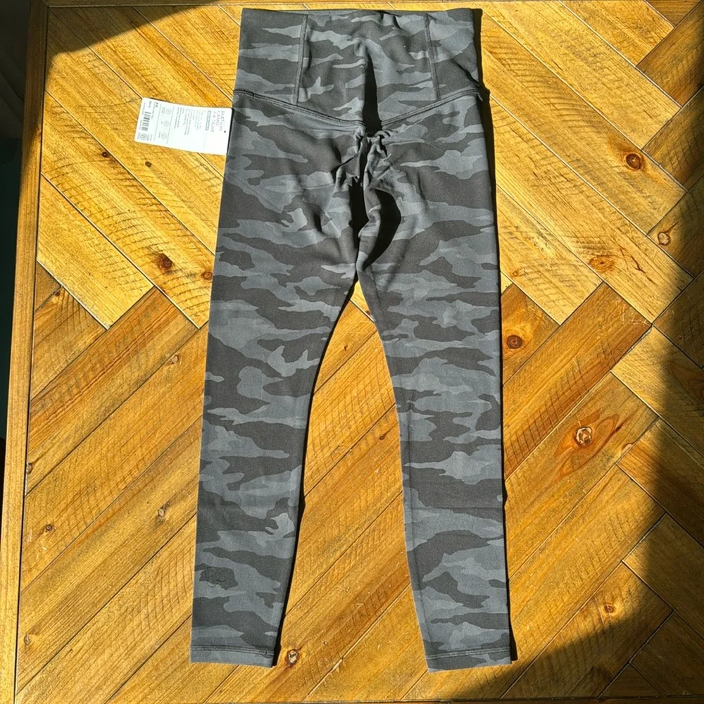 Athleta Elation Camo 7/8 Tight - Picture 4 of 7